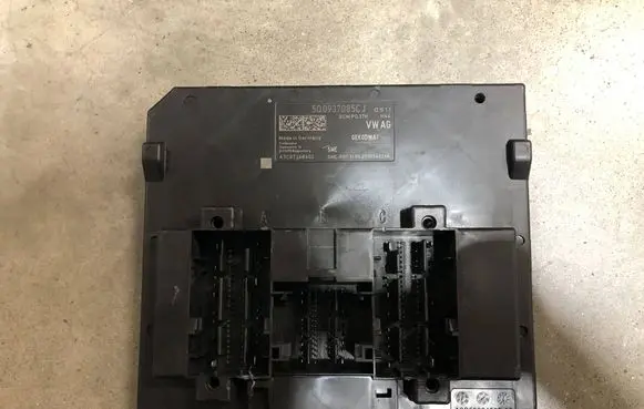 Volkswagen Tiguan Comfort/convenience module 5Q0937085CJ