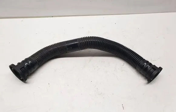 Volkswagen Touareg I Breather hose/pipe 7L0131625