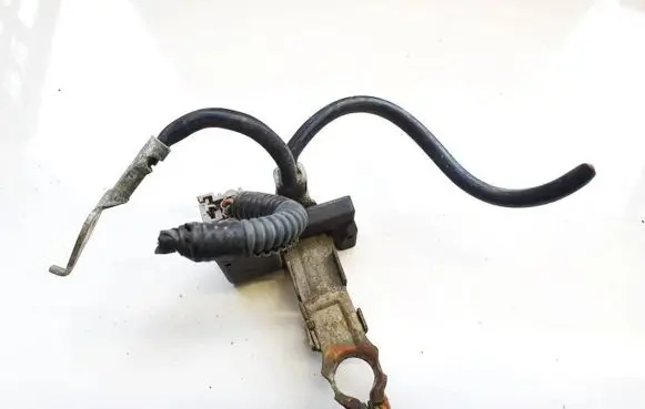 Toyota Urban Cruiser (XP110) Positive cable (battery)
