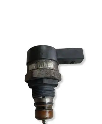 BMW 3 E90 E91 Fuel pressure regulator 