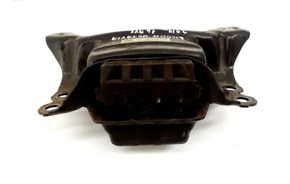 Skoda Octavia Mk3 (5E) Engine mount bracket 5Q0199555AB