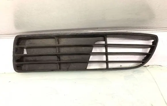 Audi A6 S6 C4 4A Front bumper lower grill 8D0807345