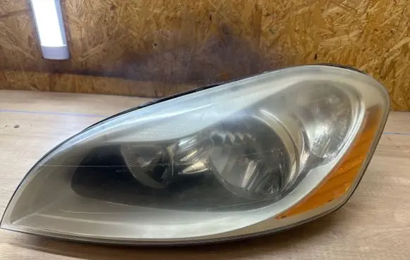 Volvo XC60 Headlight/headlamp 30763143 89902802 Y413HALTDG