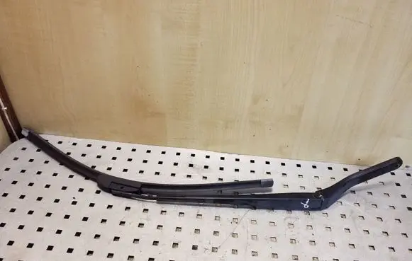 BMW X5 E53 Front wiper blade arm