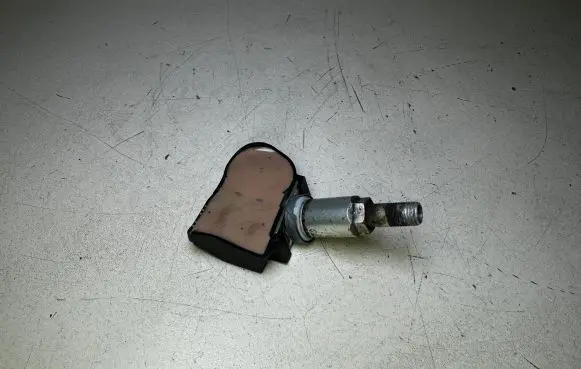 Hyundai i30 Tire pressure sensor 529333N100 529332M650 S180052092C