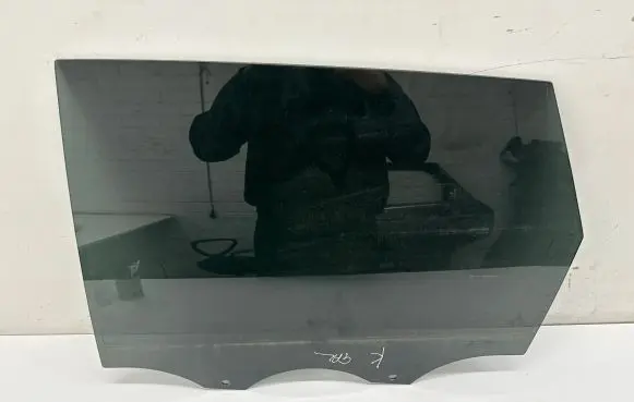 Volkswagen Touareg III Rear door window glass 760845025A 43R00103
