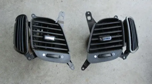 Iveco Daily 6th gen Dashboard side air vent grill/cover trim XXX 35S13 130KM