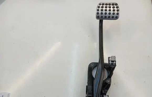 Mercedes-Benz GLA W156 X156 Brake pedal A2462900700