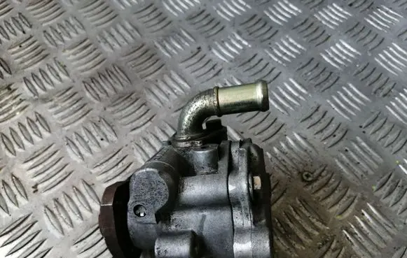Volkswagen Golf IV Power steering pump 1J0422154A