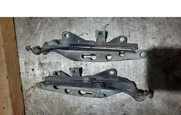 Volvo V70 Engine bonnet/hood hinges