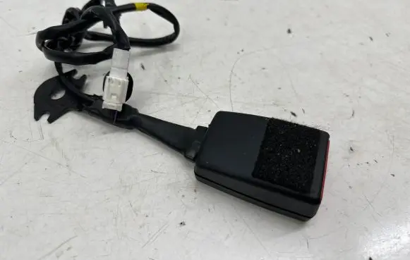 Nissan Qashqai J12 Front seatbelt buckle 34331187E