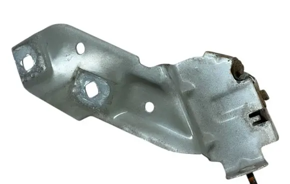 Renault Clio IV Fender mounting bracket 