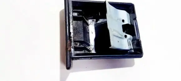 Nissan Sunny Car ashtray 6881050y00 6881050y01