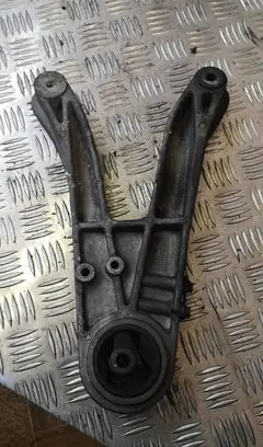 Volvo V70 Engine mounting bracket 3524347