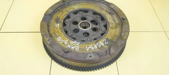 BMW 5 E60 E61 Dual mass flywheel 7559529 23SP31