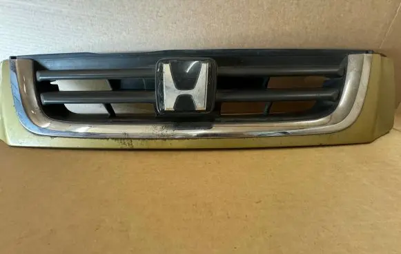 Honda CR-V Front grill 751010000