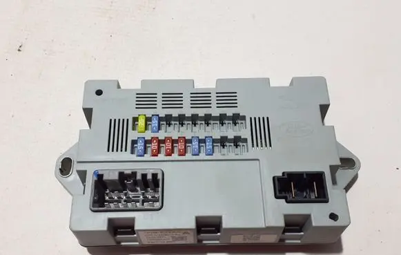 Land Rover Discovery Sport Fuse module CPLA14Q073AA
