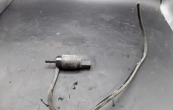Volkswagen Crafter Windscreen/windshield washer pump A0008605826