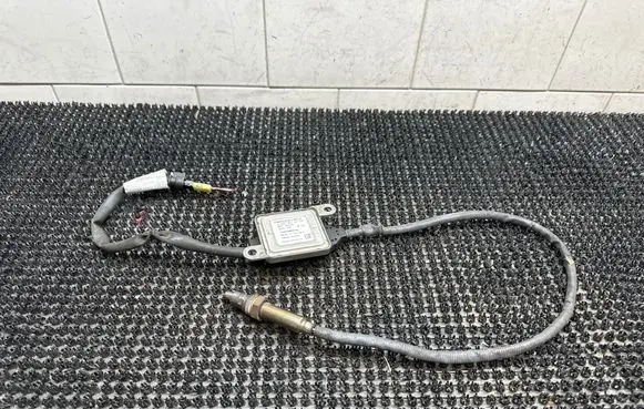 Mercedes-Benz C W205 Lambda probe sensor A0009059703 A2054109205