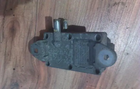 Ford Mondeo MK II Turbo solenoid valve F48E9J60BB F48E-9J60-BB