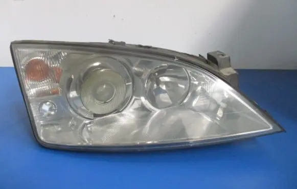 Ford Mondeo Mk III Headlight/headlamp 1S71-13005-CK