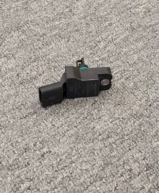 Volkswagen Golf VII Air pressure sensor 038906051R