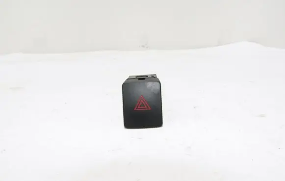 Nissan Qashqai Hazard light switch