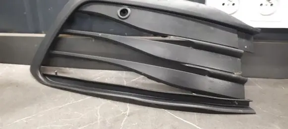 Volkswagen Golf VII Front bumper lower grill 5H0853666J
