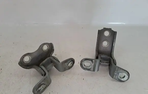 Toyota Avensis T270 Front door hinge set 6872002060 6873002050