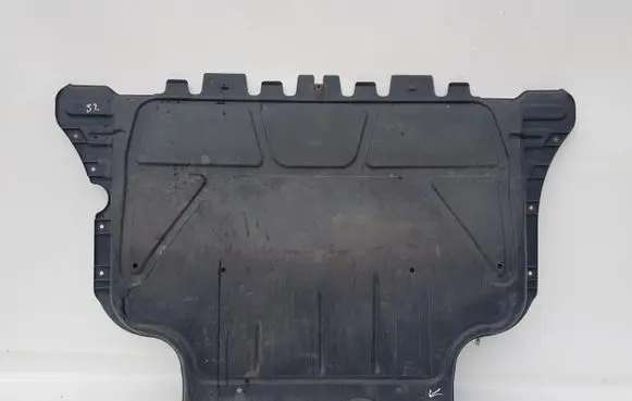 Volkswagen T-Roc Engine splash shield/under tray 3Q0825236D