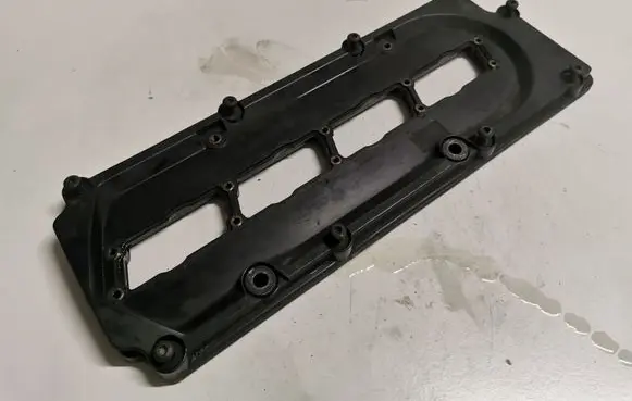 Audi A8 S8 D3 4E Rocker cam cover 057103469H