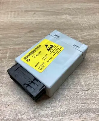 BMW 5 E60 E61 Center console control module 9183233 28137346