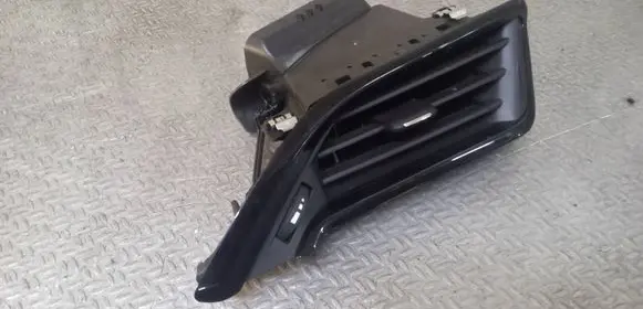Peugeot 208 I Dash center air vent grill 9673131677