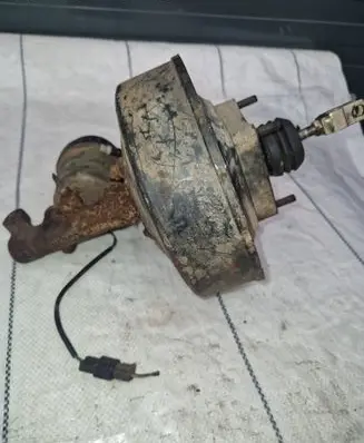 Mitsubishi Pajero Brake booster