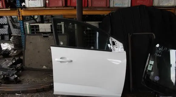 Dacia Logan III Front door 