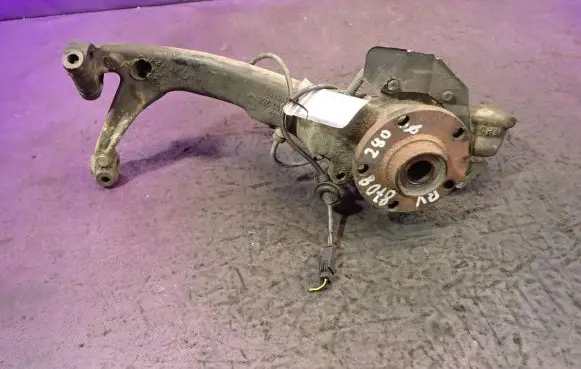 Volkswagen PASSAT B5 Front wheel hub spindle knuckle 8D0407258S