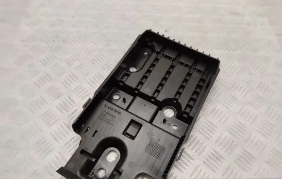 Volvo XC90 Battery tray 31688220