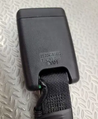 Honda Civic X Rear seatbelt buckle