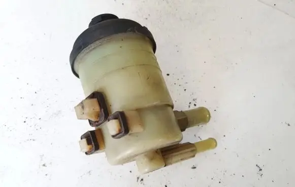 Hyundai Trajet Power steering fluid tank/reservoir