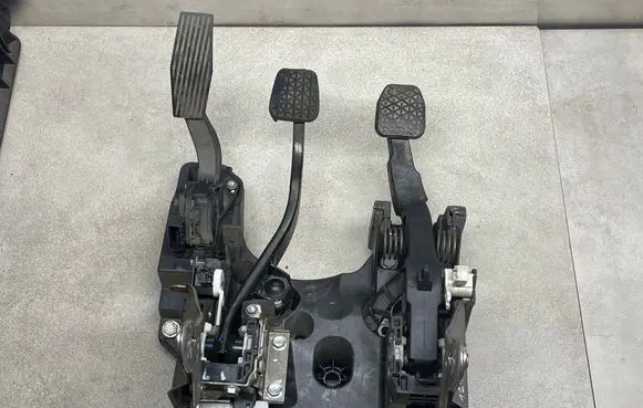 Opel Insignia A Pedal assembly 13219223 13237352