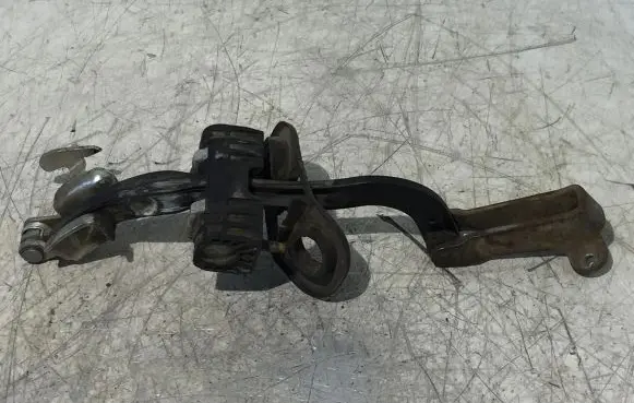 Peugeot Boxer Rear door check strap stopper