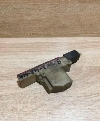 BMW 3 E30 Central locking motor 1373184 UIT