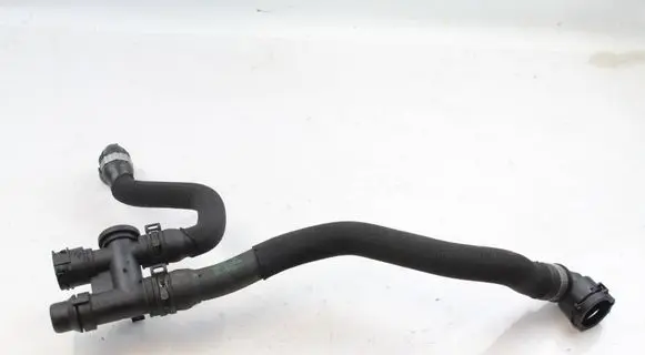 Engine coolant pipe/hose