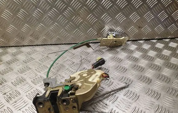 KIA Sorento Front door lock 041225 Y02