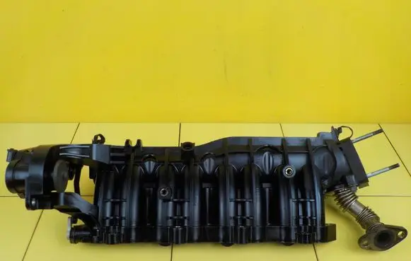 KIA Carens IV Intake manifold 283202A410 30SP29