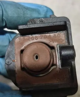 Opel Corsa F Radiator mount bracket 9826870480