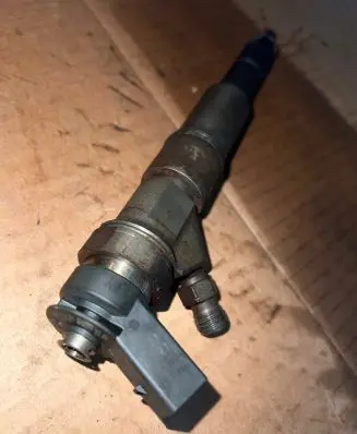 BMW X5 E53 Fuel injector 7789661