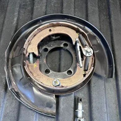 Lexus RX 450H Rear brake disc plate dust cover R06L 0D2463 2C27