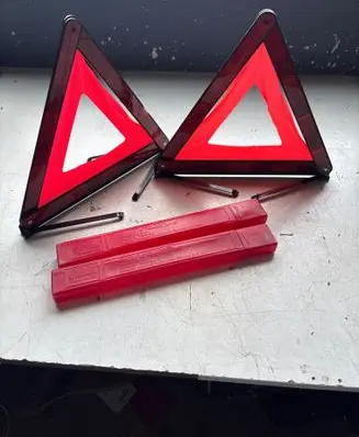 Dacia Spring Emergency warning sign 27R032738