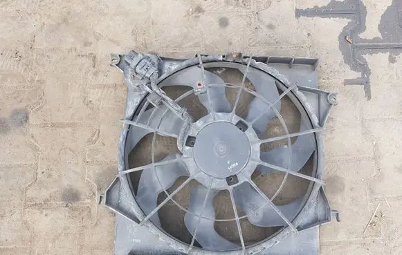 Hyundai ix35 Electric radiator cooling fan 